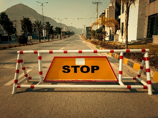 The 3 biggest roadblocks to avoid to achieve your goals