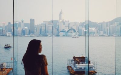 6 strategic moves to stand out as a senior leader (even in a crowded market)